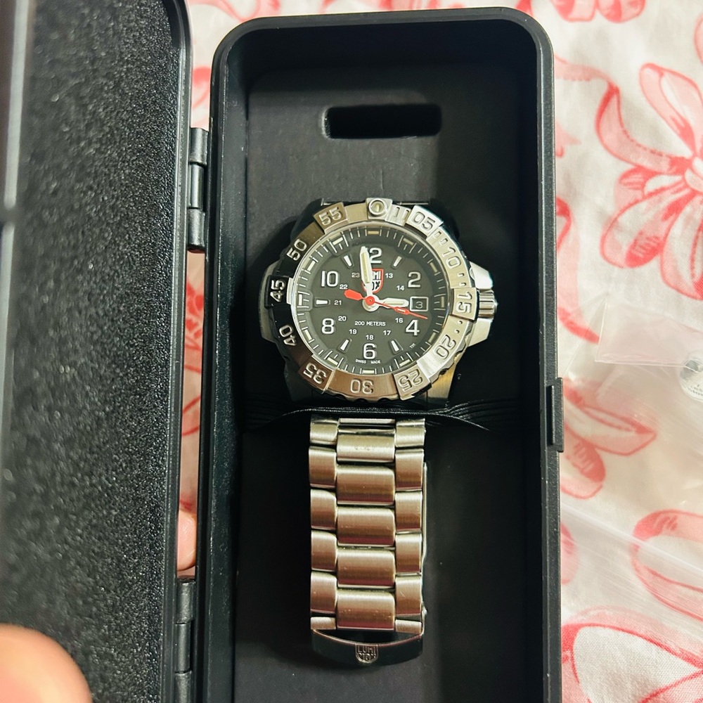 Luminox Nagy seal Black Dial Stainless Steel Men's Watch - Picture 3 of 9